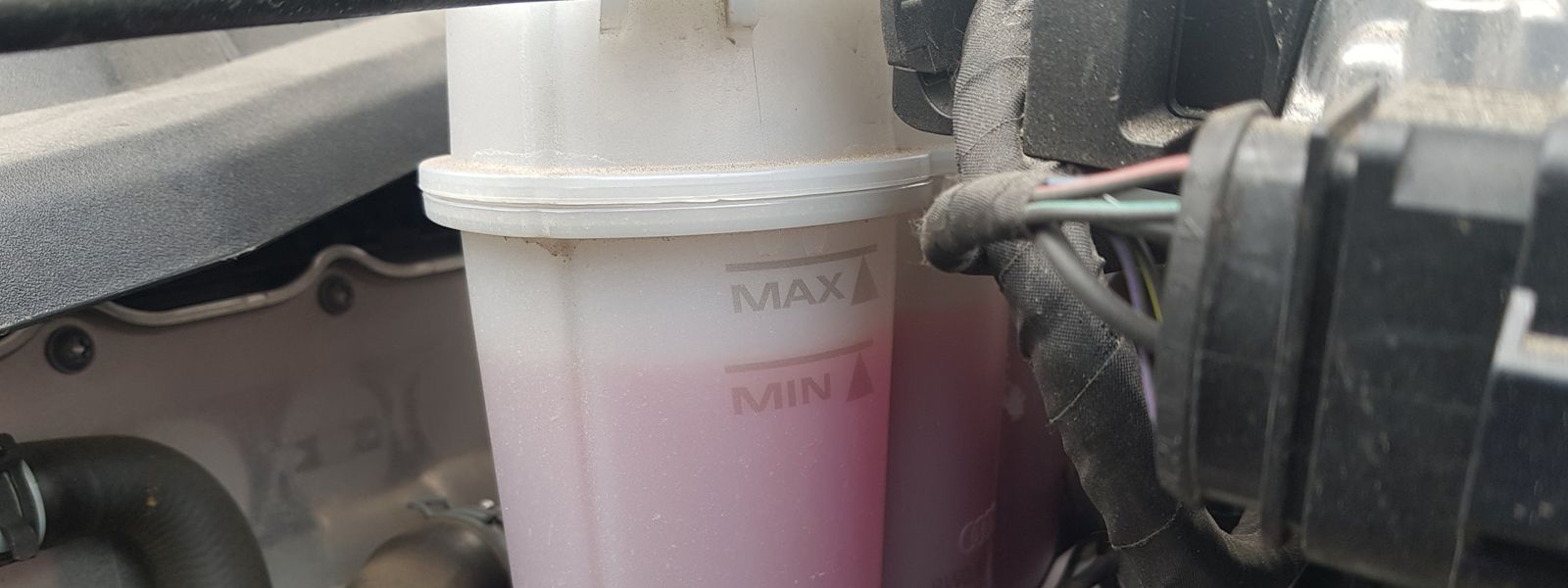 expansion tank coolant level