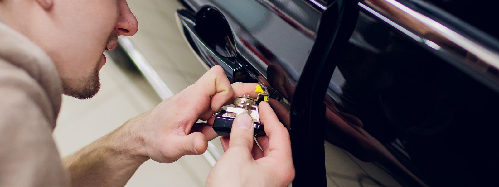 Replacement of the outside door handle