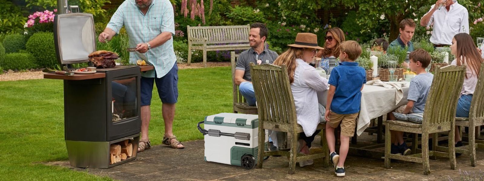 An portable car fridge can make you enjoy the happiness and freshness.