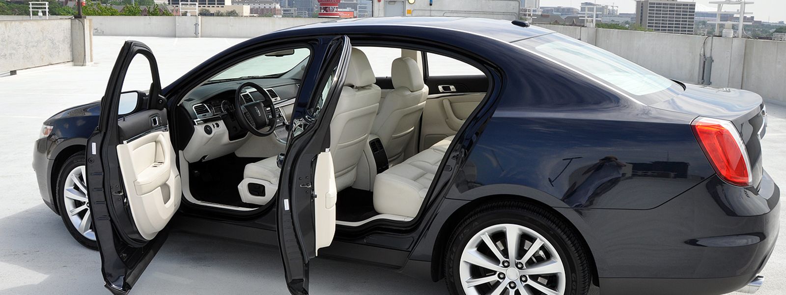 the car door handle need to be designed to help open the car door in emergency